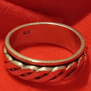 Silver Twisted Band Ring Suze 9